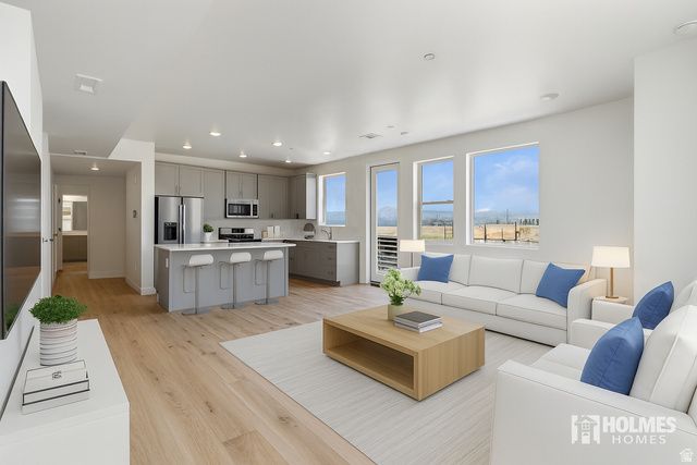 5263 W REVENTON RD, South Jordan, UT 84009