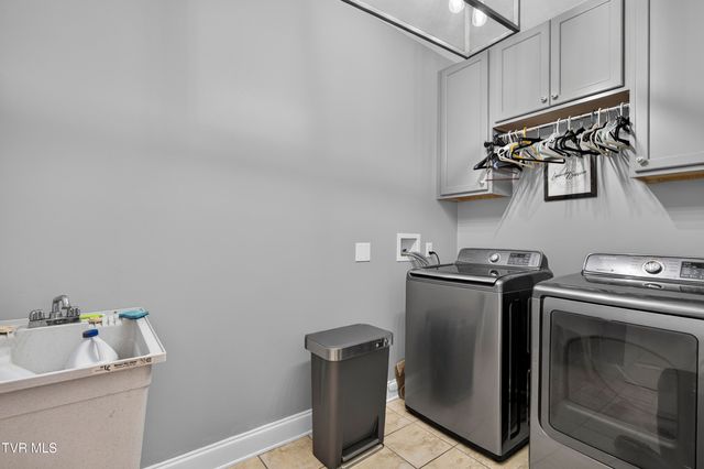 22979 Lone Eagle Drive, Bristol, VA 24202