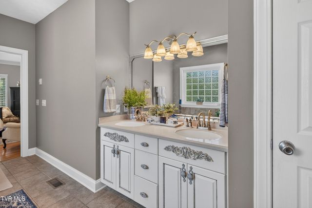 22979 Lone Eagle Drive, Bristol, VA 24202