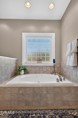 22979 Lone Eagle Drive, Bristol, VA 24202