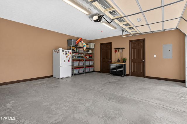 22979 Lone Eagle Drive, Bristol, VA 24202