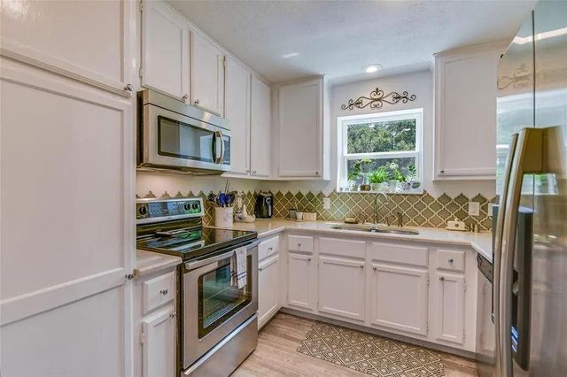 6600 Valleyside RD B8, Austin, TX 78731