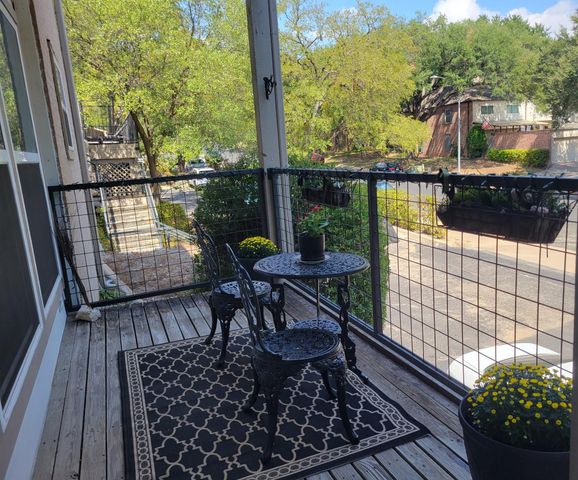 6600 Valleyside RD B8, Austin, TX 78731