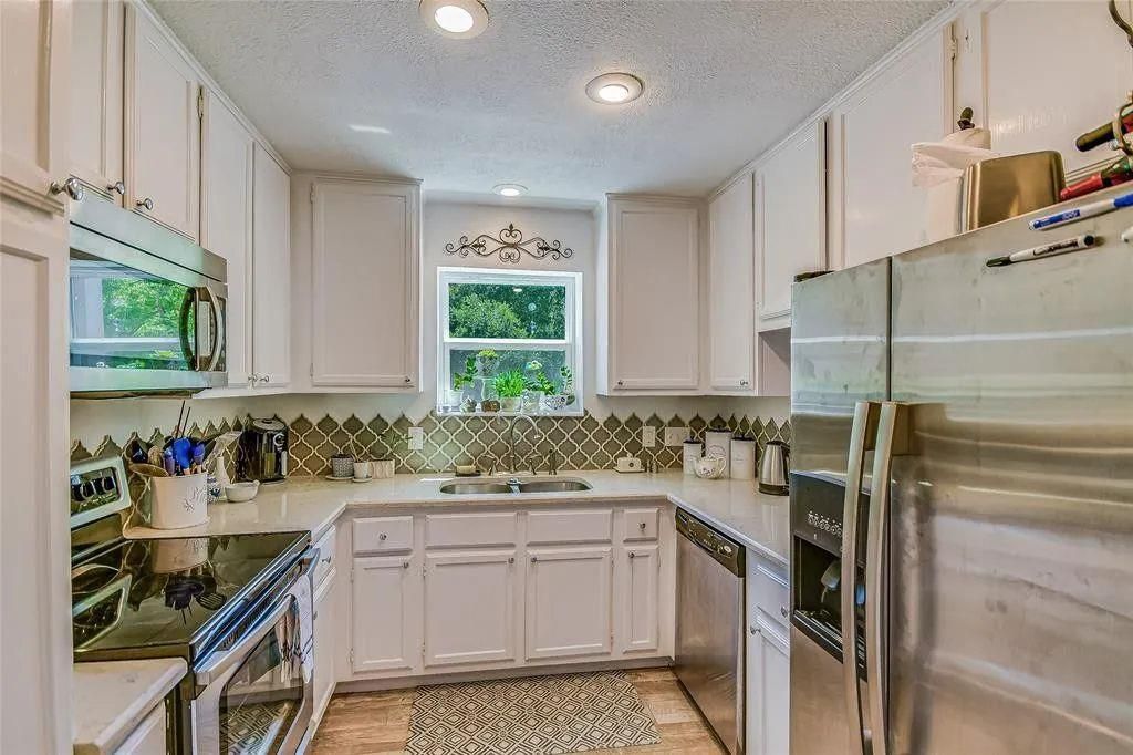 6600 Valleyside RD B8, Austin, TX 78731