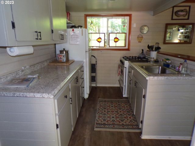 Cabin 44 Northwoods, Cougar, WA 98616