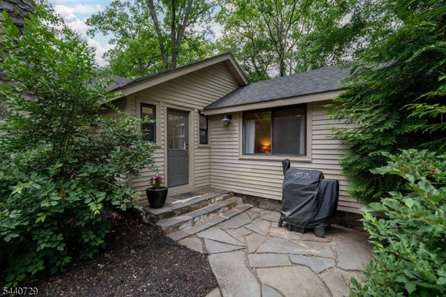1098 Lakeside Dr, Vernon Twp., NJ 07422