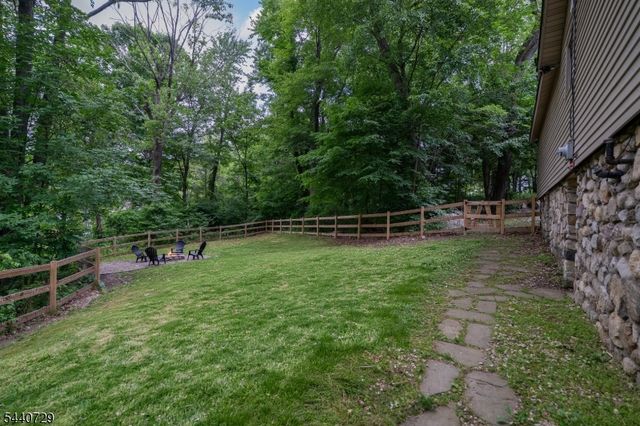 1098 Lakeside Dr, Vernon Twp., NJ 07422