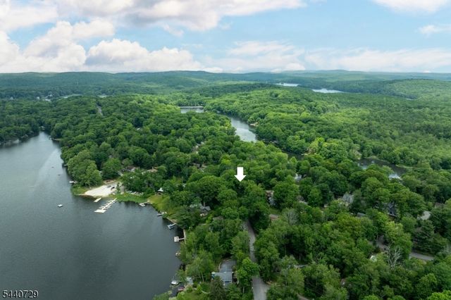 1098 Lakeside Dr, Vernon Twp., NJ 07422