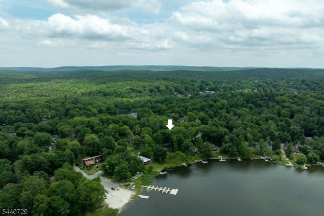 1098 Lakeside Dr, Vernon Twp., NJ 07422