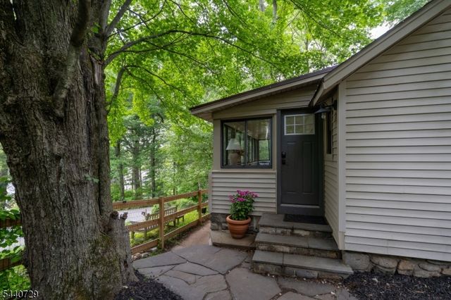 1098 Lakeside Dr, Vernon Twp., NJ 07422