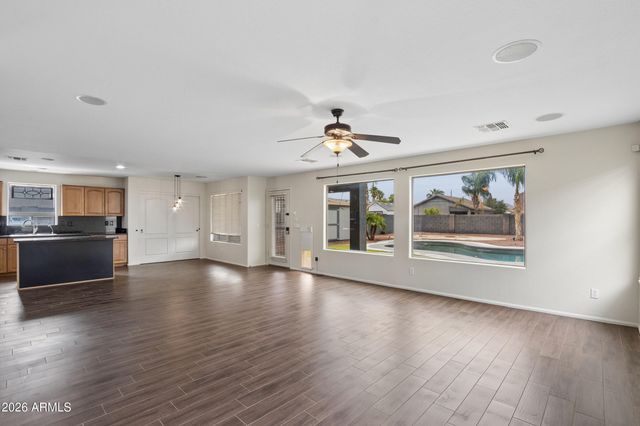 34394 N DAMIETTA Trail S, San Tan Valley, AZ 85143
