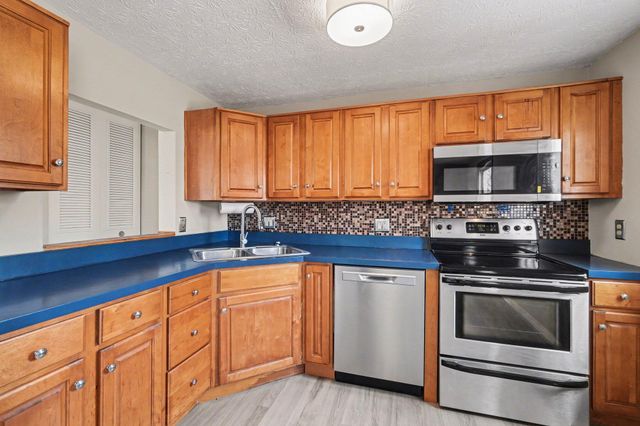 3060 Featherstone Drive, Burlington, KY 41005