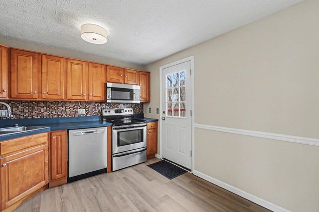 3060 Featherstone Drive, Burlington, KY 41005