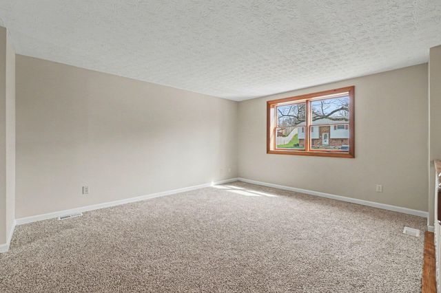 3060 Featherstone Drive, Burlington, KY 41005