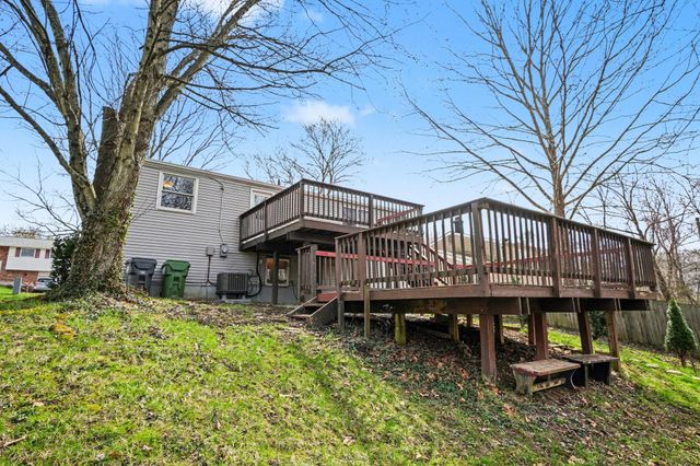 3060 Featherstone Drive, Burlington, KY 41005