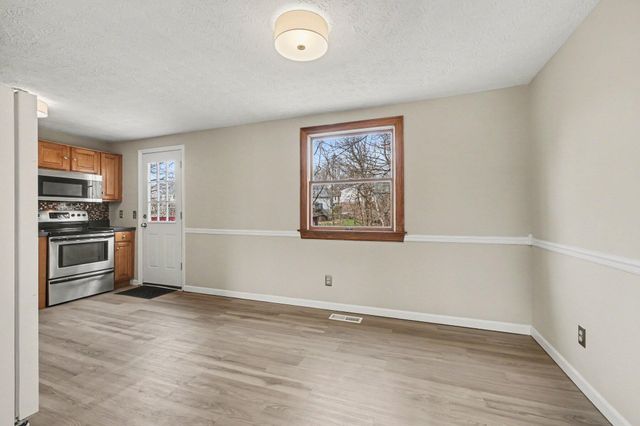 3060 Featherstone Drive, Burlington, KY 41005