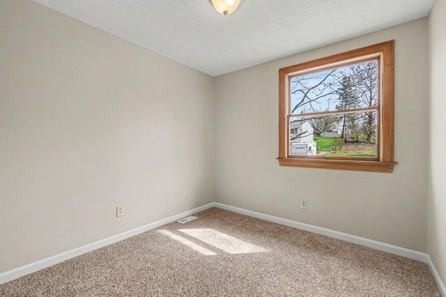 3060 Featherstone Drive, Burlington, KY 41005