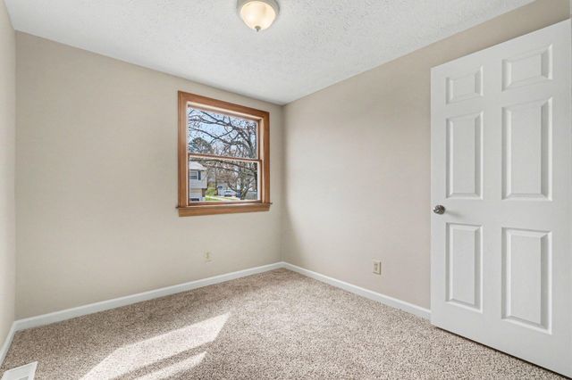 3060 Featherstone Drive, Burlington, KY 41005