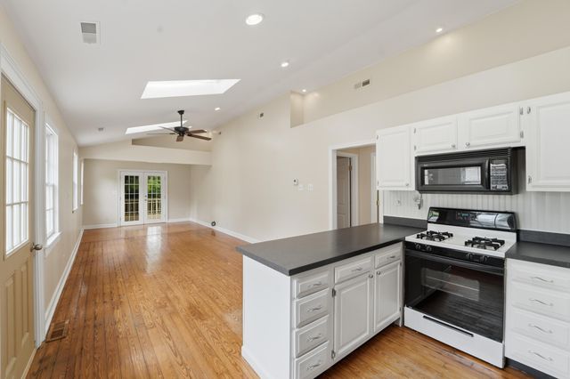 215 W Hudson Avenue, Folly Beach, SC 29439