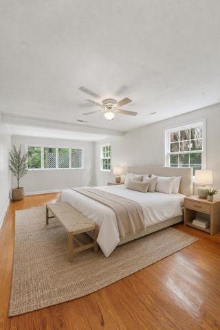 215 W Hudson Avenue, Folly Beach, SC 29439
