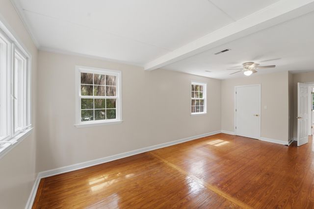 215 W Hudson Avenue, Folly Beach, SC 29439