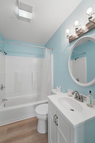 215 W Hudson Avenue, Folly Beach, SC 29439