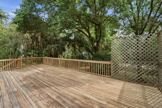215 W Hudson Avenue, Folly Beach, SC 29439