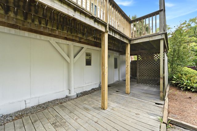 215 W Hudson Avenue, Folly Beach, SC 29439