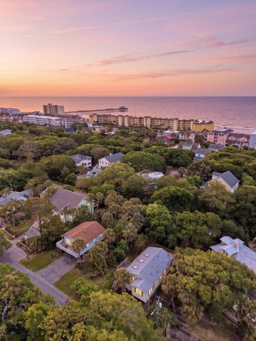 215 W Hudson Avenue, Folly Beach, SC 29439