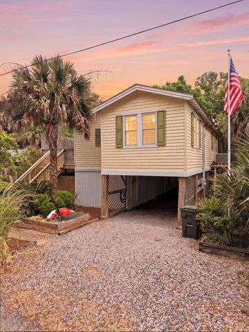 215 W Hudson Avenue, Folly Beach, SC 29439