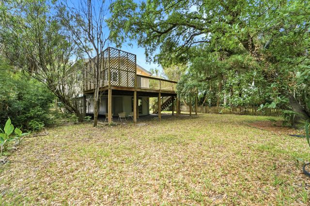 215 W Hudson Avenue, Folly Beach, SC 29439