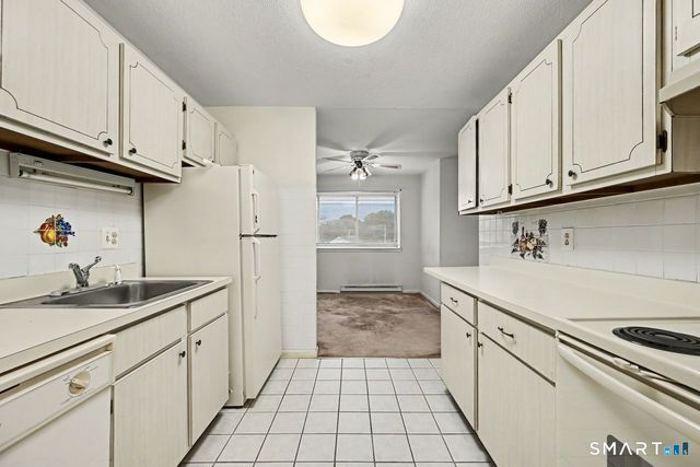 1700 Broadbridge Avenue C33, Stratford, CT 06614