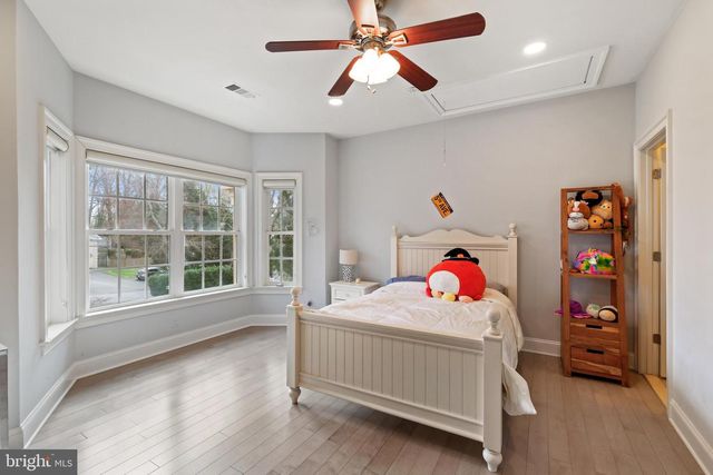 11564 W HILL DR, Rockville, MD 20852