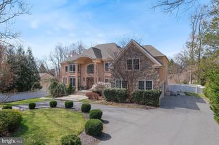 11564 W HILL DR, Rockville, MD 20852