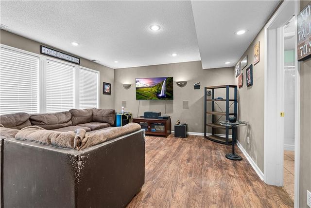 21135 W 120th Terrace, Olathe, KS 66061