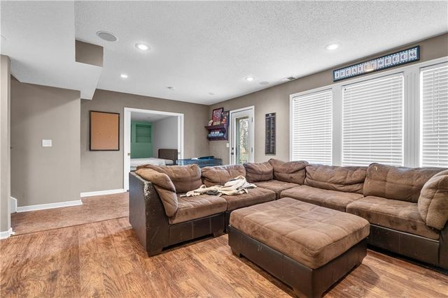 21135 W 120th Terrace, Olathe, KS 66061