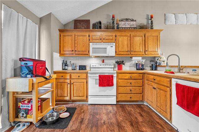 21135 W 120th Terrace, Olathe, KS 66061