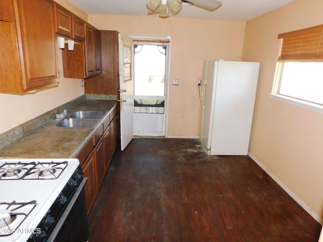 413 W JAMESTOWN Road, Kearny, AZ 85137