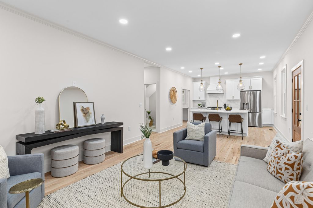 Image 16 of property listing at 35 Beverly Road, Charleston, SC 29407