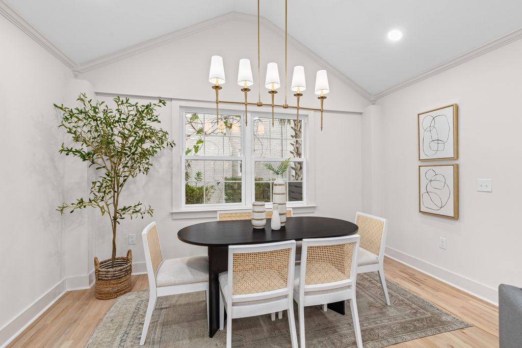 Image 18 of property listing at 35 Beverly Road, Charleston, SC 29407