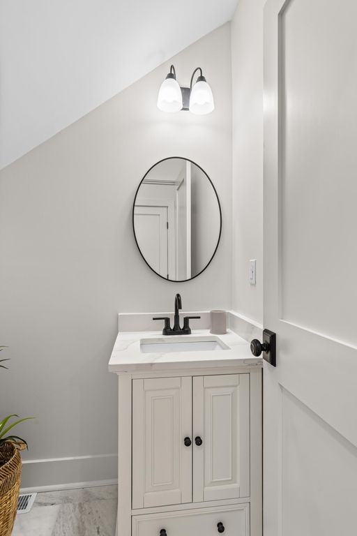 Image 20 of property listing at 35 Beverly Road, Charleston, SC 29407