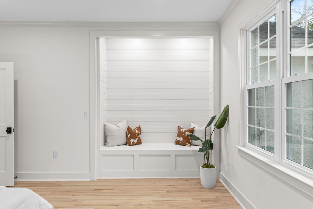 Image 24 of property listing at 35 Beverly Road, Charleston, SC 29407