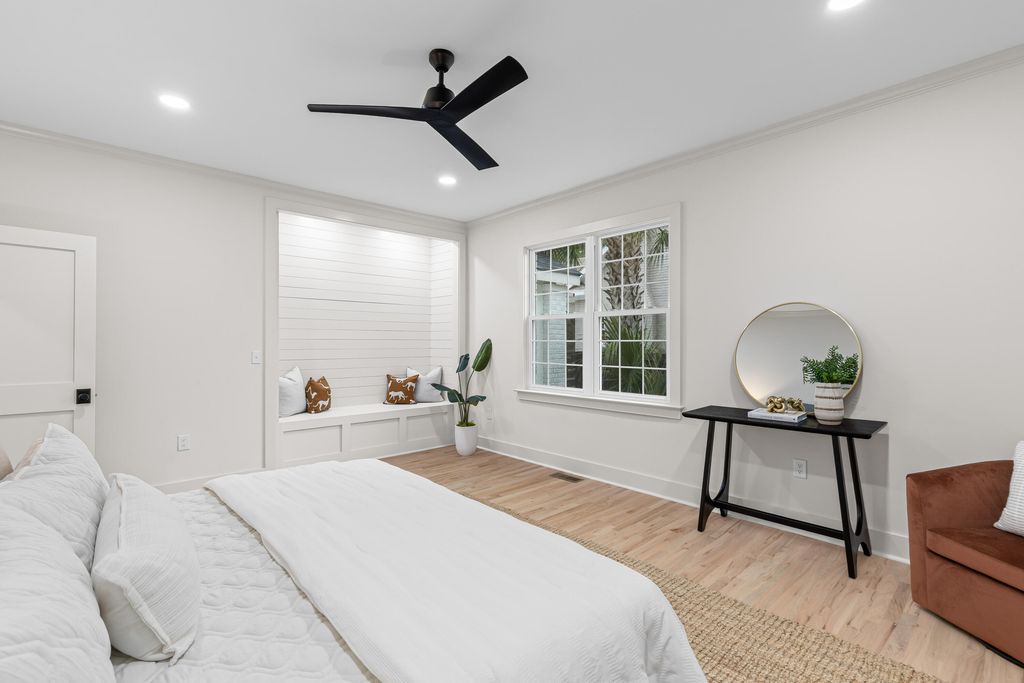 Image 25 of property listing at 35 Beverly Road, Charleston, SC 29407