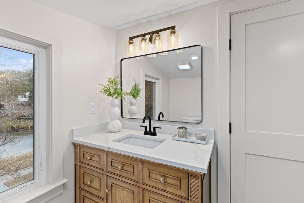 Image 37 of property listing at 35 Beverly Road, Charleston, SC 29407