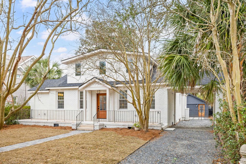 Image 4 of property listing at 35 Beverly Road, Charleston, SC 29407