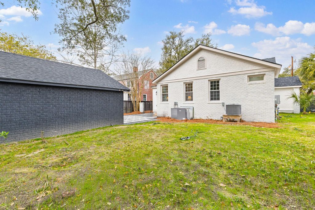 Image 41 of property listing at 35 Beverly Road, Charleston, SC 29407