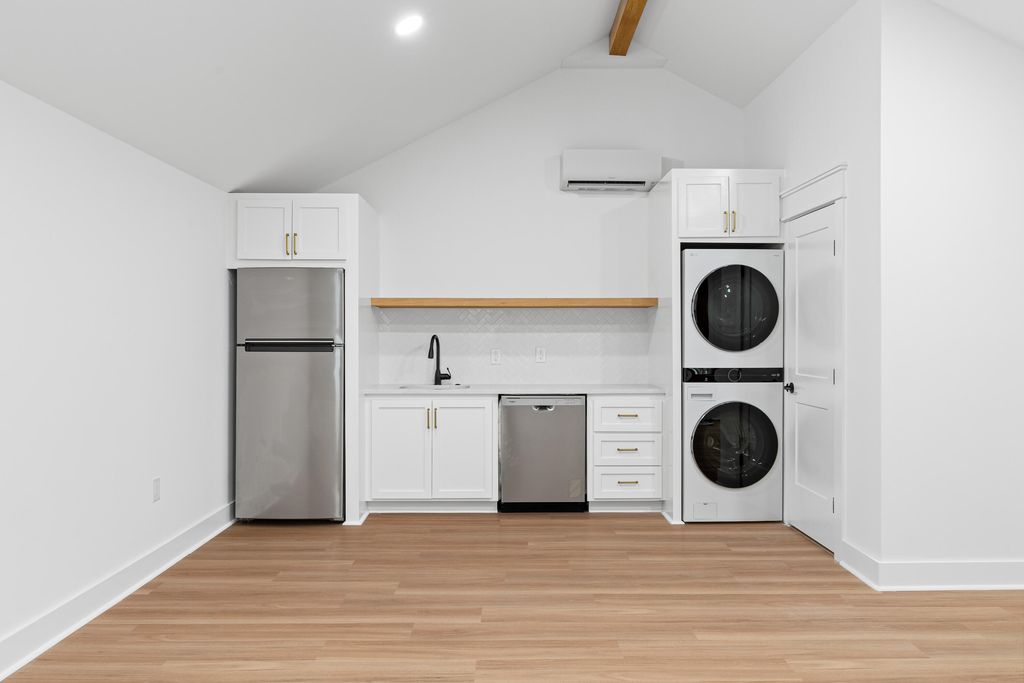 Image 43 of property listing at 35 Beverly Road, Charleston, SC 29407