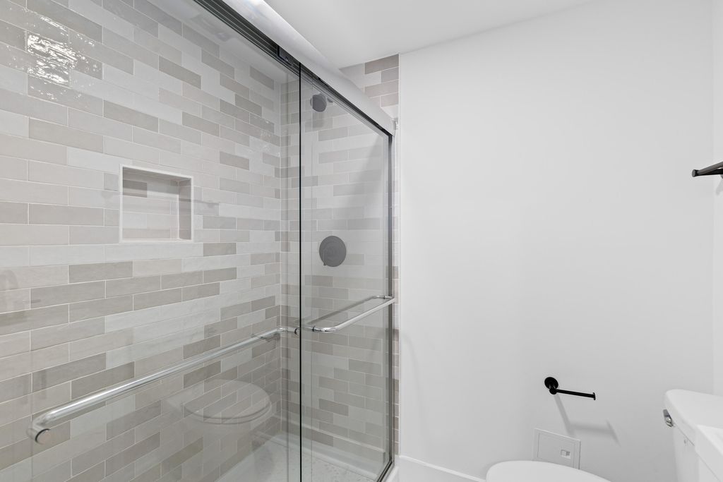 Image 45 of property listing at 35 Beverly Road, Charleston, SC 29407