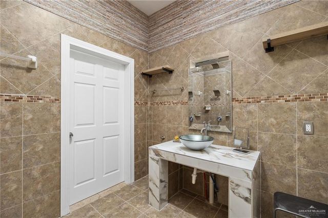 5056 Mile 8 Road, Edinburg, TX 78541