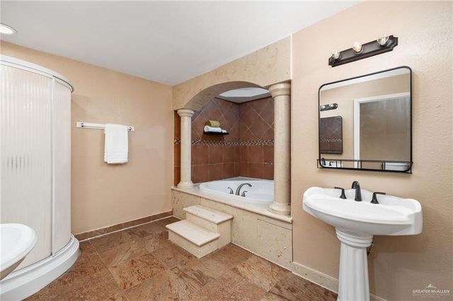 5056 Mile 8 Road, Edinburg, TX 78541